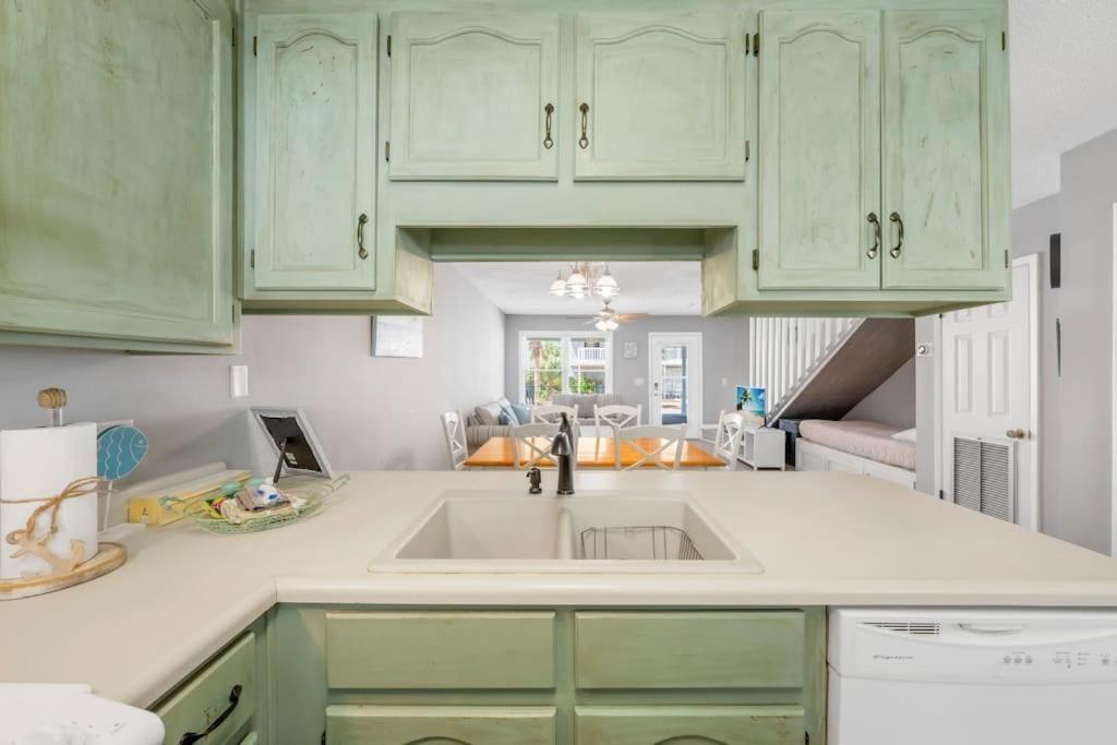 New! Steps To White Sand Beaches! Pool & Grill! 2Br 2Ba Panama City Beach Bagian luar foto