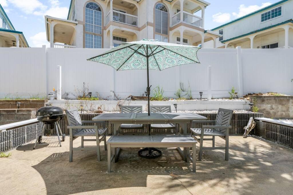 New! Steps To White Sand Beaches! Pool & Grill! 2Br 2Ba Panama City Beach Bagian luar foto